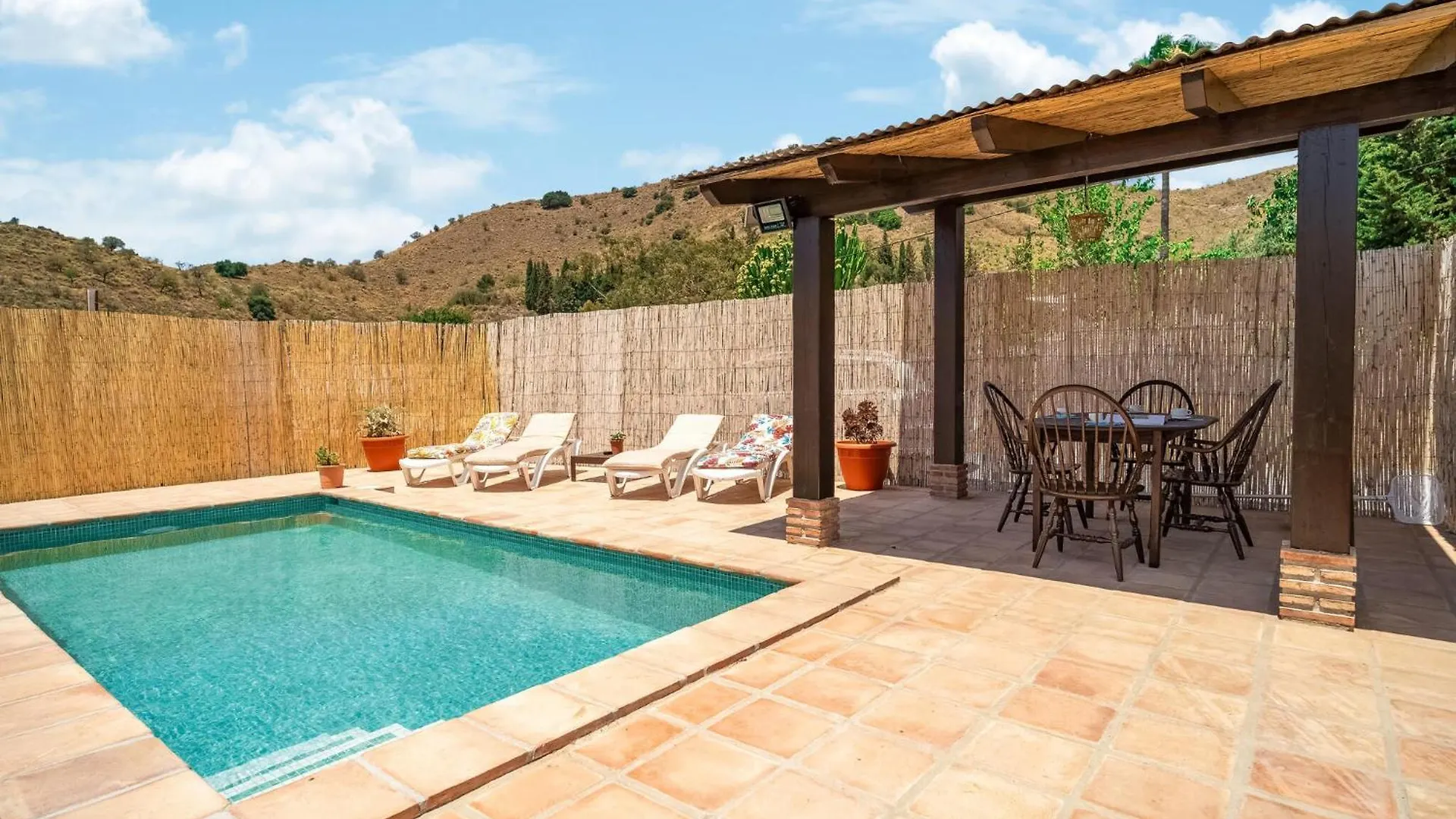 Cozy Home In Benajarafe With Kitchenette Holiday home